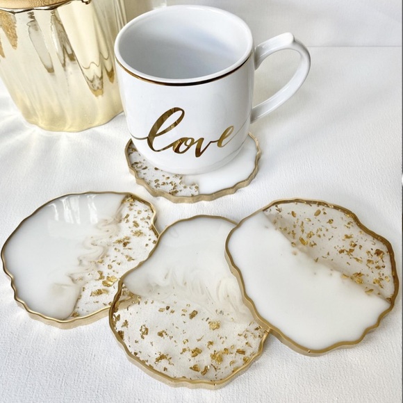 Set of 4 Coasters and 1 Large Tray - Picture 6 of 8